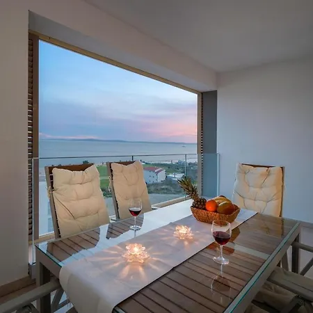 Sea View Ema *