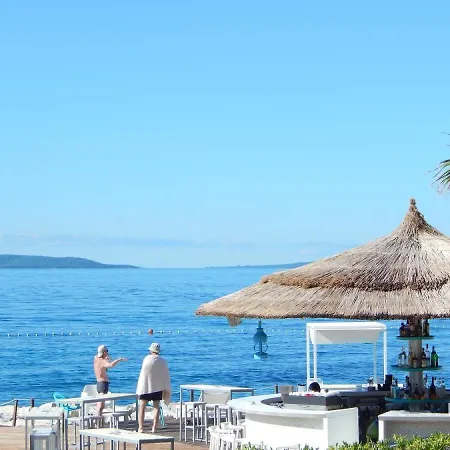 Sea View Ema Split
